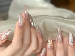 -安吉拉·纤纤玉指美甲美睫创意中心