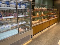 面包甜点陈列柜-依茉朵(锦秋新天地店)
