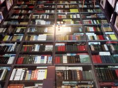 -钟书阁(松江泰晤士小镇店)