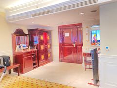 -深圳富苑皇冠假日套房酒店