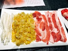 酸菜五花肉-完美生活炭火烤肉(二马路店)