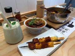 猪五花烤凤梨-火山屋台(新街口店)