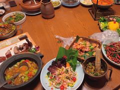 -老滇山寨•云南特色菜•地方菜•民族风情歌舞表演(金碧店)