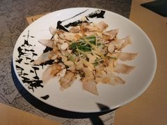 薄切鲜鱼片-穹六人间 people 6(岳阳路店)