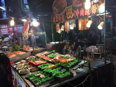 -六合夜市