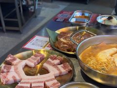 -哈哈碳都·牛肋条无限自助烤肉(台江万达店)