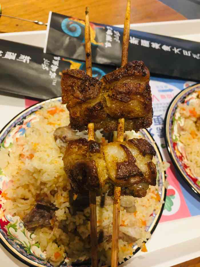 古丽娜尔新疆羊肉串(陆家嘴店)-"听朋友介绍八佰伴附近有一家比较正宗