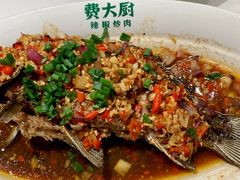 香酥大鲫鱼-费大厨辣椒炒肉(通州万达店)