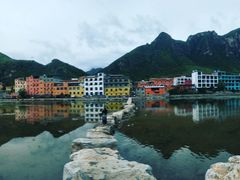 -百里峡七彩艺术小镇