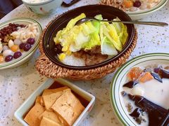 香烤牛肉煲仔饭-堂屋糖水店(愚园店)