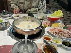 -洪氏嗨捞·广东猪肚鸡·椰子鸡火锅(西咸万象城店)