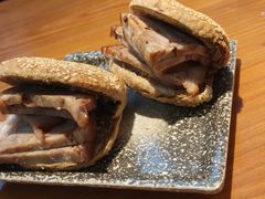 -老天桥酱肉烧饼夹肘子(天桥店)