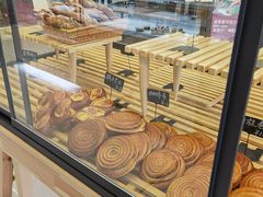 面包甜点陈列柜-熊叔熊婶面包房(团结湖店)