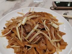 干炒牛河-香港百合居(LCM置汇旭辉广场店)