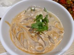 海凉粉-小船渔村•大连菜•大连焖鱼(黄河路店)