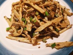 -渝信川菜 · 川味家常菜(长安店)