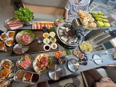 -围炉肉舍•炭烤活鳗•丹东海鲜烤肉(步行街店)