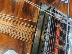 -哈尔滨小酒馆·鲜肉现穿自助烧烤(康新花园店)