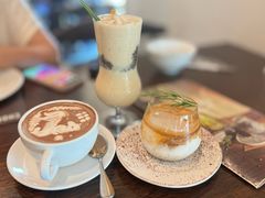 -Chom Cafe and Restaurant