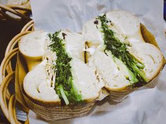 牛油果芝麻菜三明治-麦田工坊(月湖店)