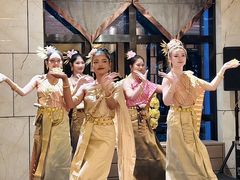 -广州万富希尔顿酒店·感趣自助餐厅·金秋蟹宴生蚝海鲜刺身