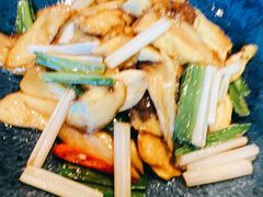 野芫荽炒牛肝菌-半山腰·云南菜(侨福芳草地店)