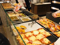 自助取餐区-星巴克(港汇1号办公楼店)