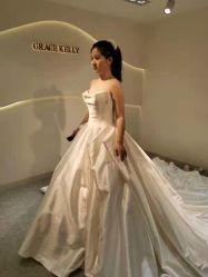 -GRACE KELLY婚纱与礼服(天津店)
