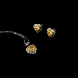 -威德钻石-克拉钻大本营(南京东路店)