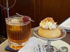 -Café Monson
