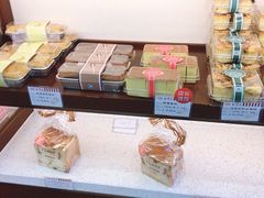 -红宝石·鲜奶小方·海派西点房(金杨店)