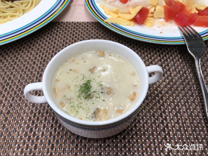 永兴花园饭店狄安娜咖啡厅(狄安娜西餐厅)奶油蘑菇汤图片 - 第6张