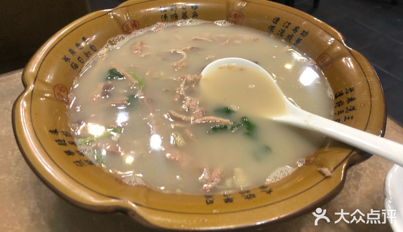 我记得在民益街还有个店,那里不太好停车,所以就到这里了