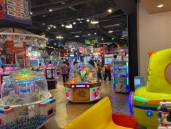 -卡通尼乐园(新达汇三林店)