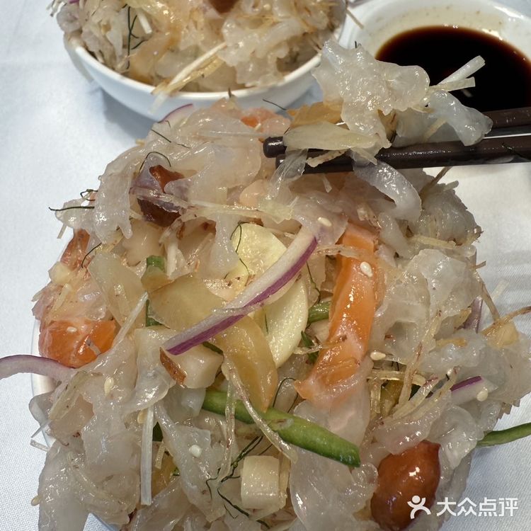 游览珠海渔女和日月贝等景点,感受珠海独特的海滨风情!