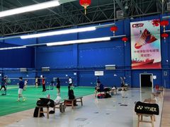 -中地华冠羽毛球俱乐部