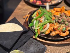 牛柳鸡肉鲜虾三拼法基塔-Q MEX 库迈墨西哥餐吧(三里屯店)