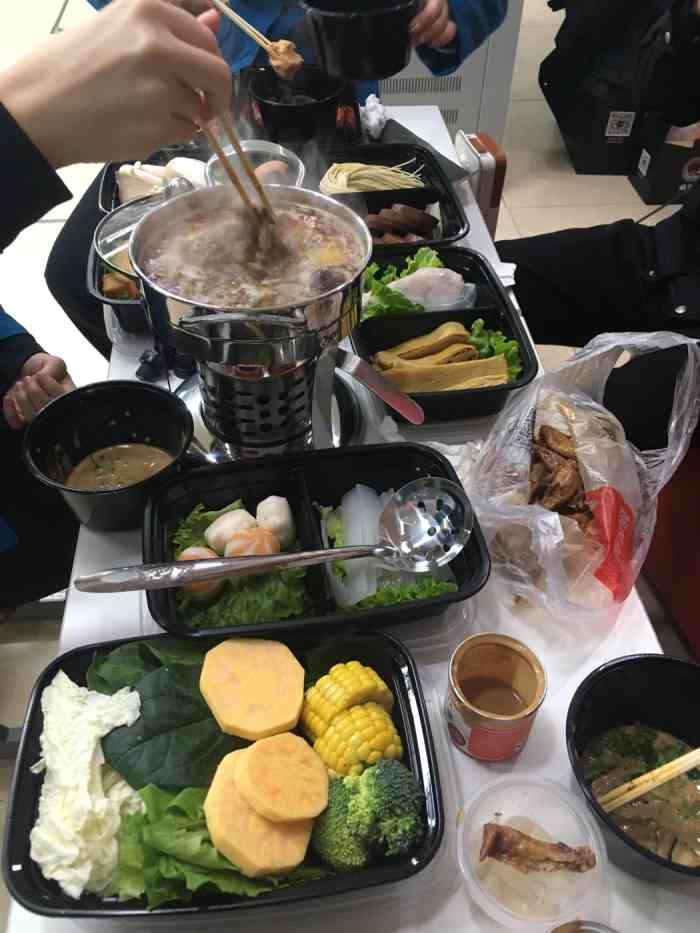 锅青天小火锅(天津店)-"晚上想吃火锅了,说没有送货员,还告诉我三.