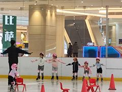 -陈露国际冰上中心(天津嘉里汇店)