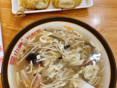 酸辣汤-小姜锅贴(凤凰街店)