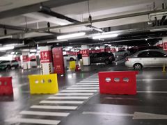 -虹桥天地-停车场