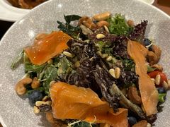 三文鱼沙拉-Golden Lily河内巴黎法越料理餐厅(建国西路店)