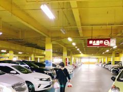 -欧尚超市苏州店停车场(金鸡湖路店)