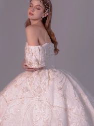 -Renee芮亦婚纱