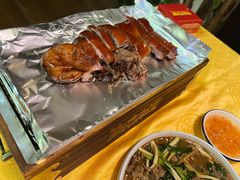 -东方之猪四更烤乳猪(金垦总店)
