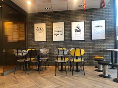 等位区-麦当劳(杭州国际服装城店)