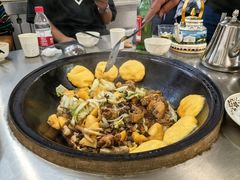 -粘豆包柴火铁锅炖