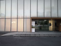 -杭州中沃沃尔沃4S店(滨江区店)