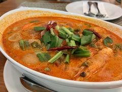 -Chom Cafe and Restaurant