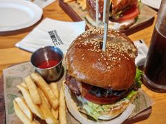 -三勾JJJ Burger&Coffee(梅溪湖店)